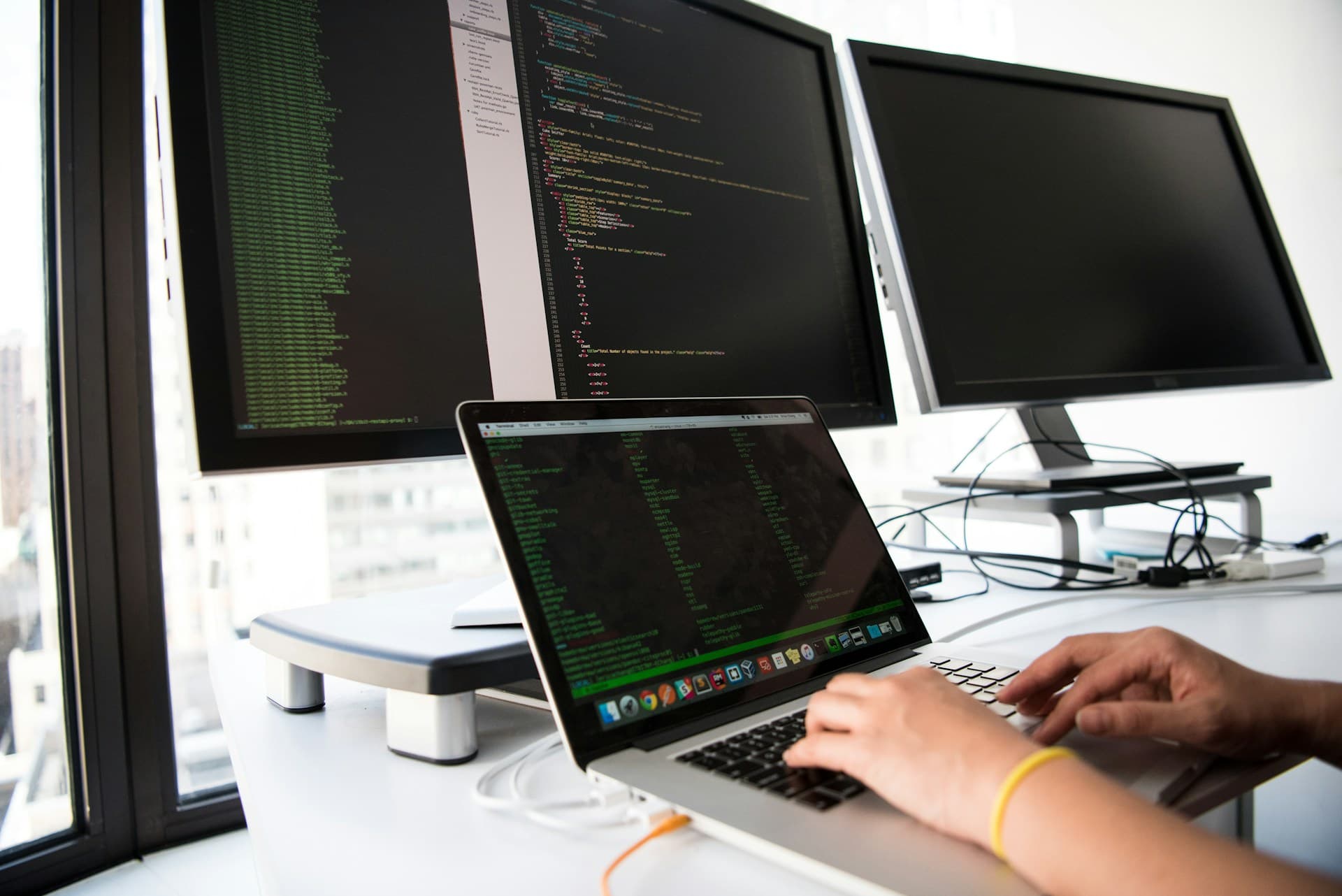 Top 6 Versatile Data Extractors: Multi‑Format Output (HTML, Markdown, JSON)